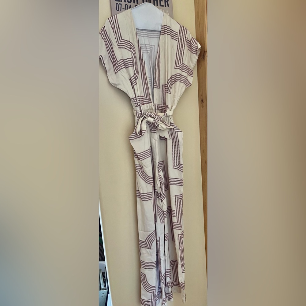 V-neck jumpsuit - Picture 4 of 4